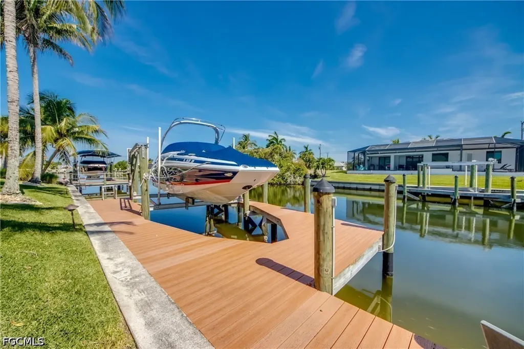 1913 SW 41st Street Cape Coral FL 33914