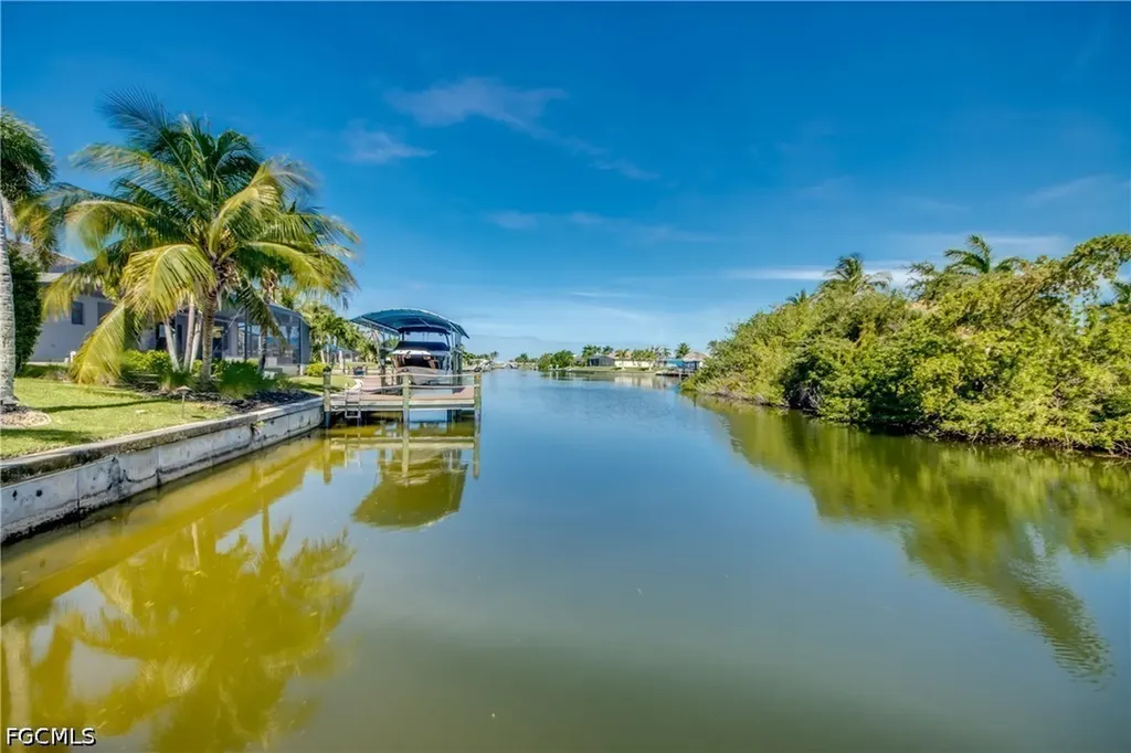 1913 SW 41st Street Cape Coral FL 33914