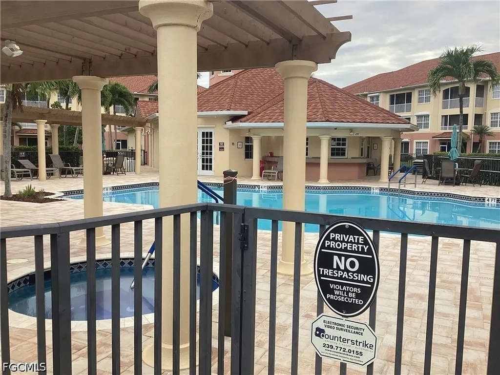 1121 Van Loon Commons Circle Cape Coral FL 33909