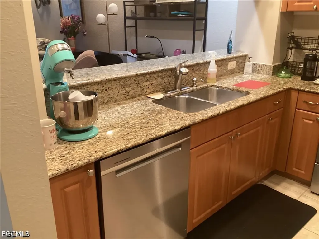 1121 Van Loon Commons Circle Cape Coral FL 33909