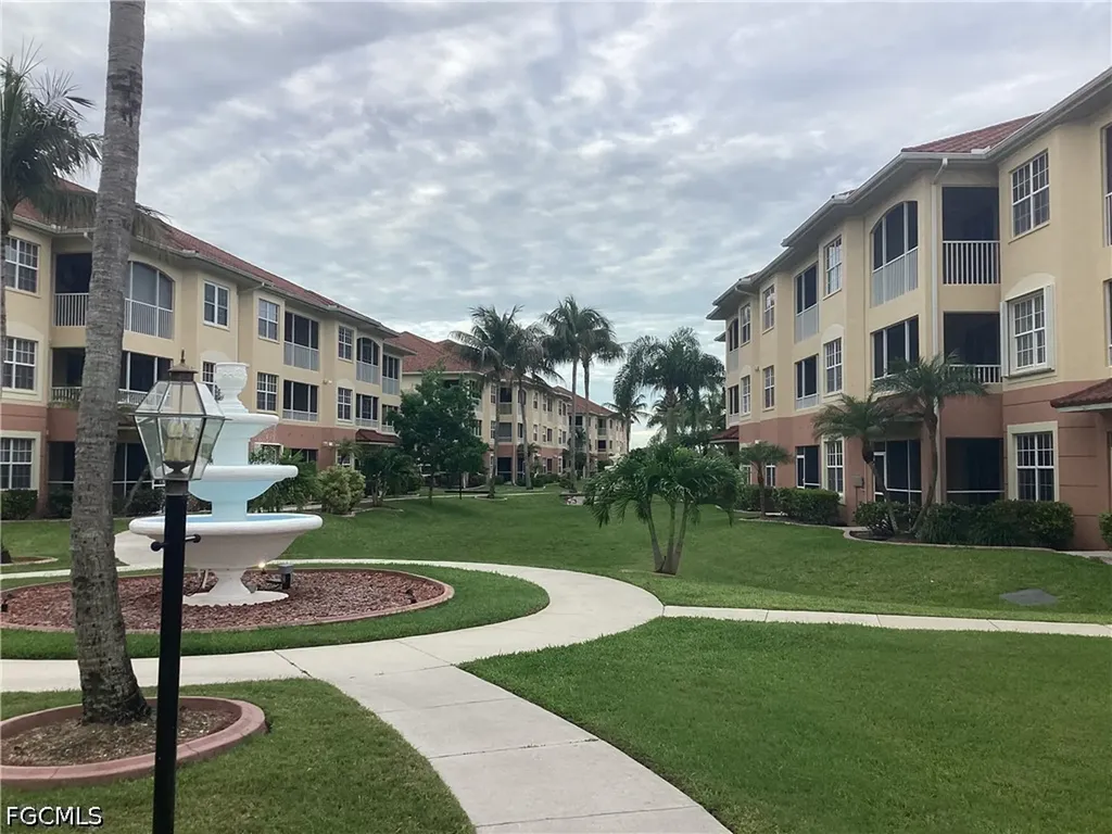 1121 Van Loon Commons Circle Cape Coral FL 33909