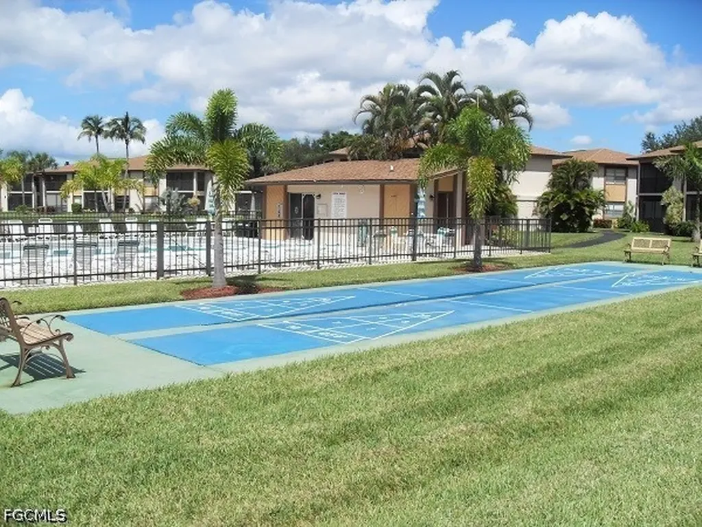16881 Davis Road Fort Myers FL 33908