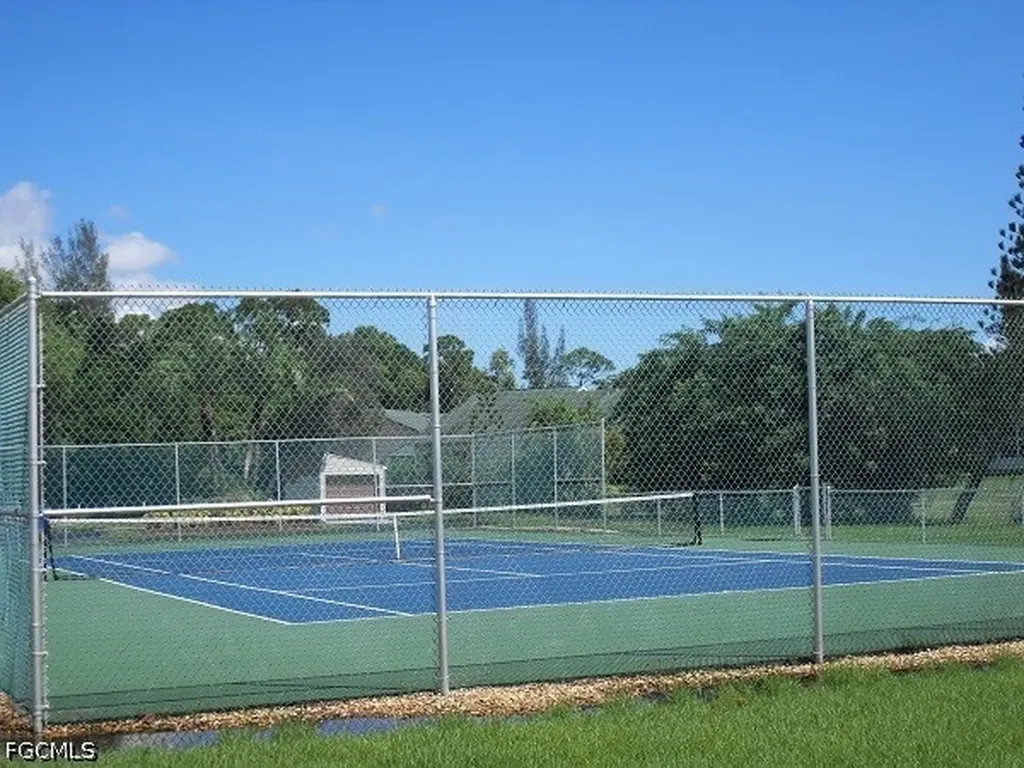 16881 Davis Road Fort Myers FL 33908