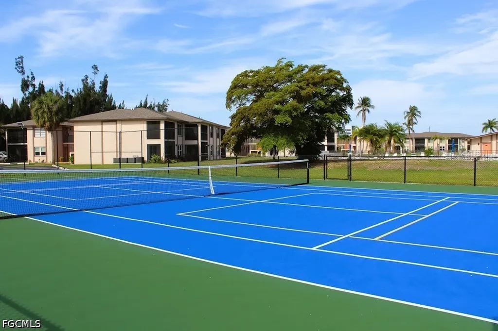 16881 Davis Road Fort Myers FL 33908