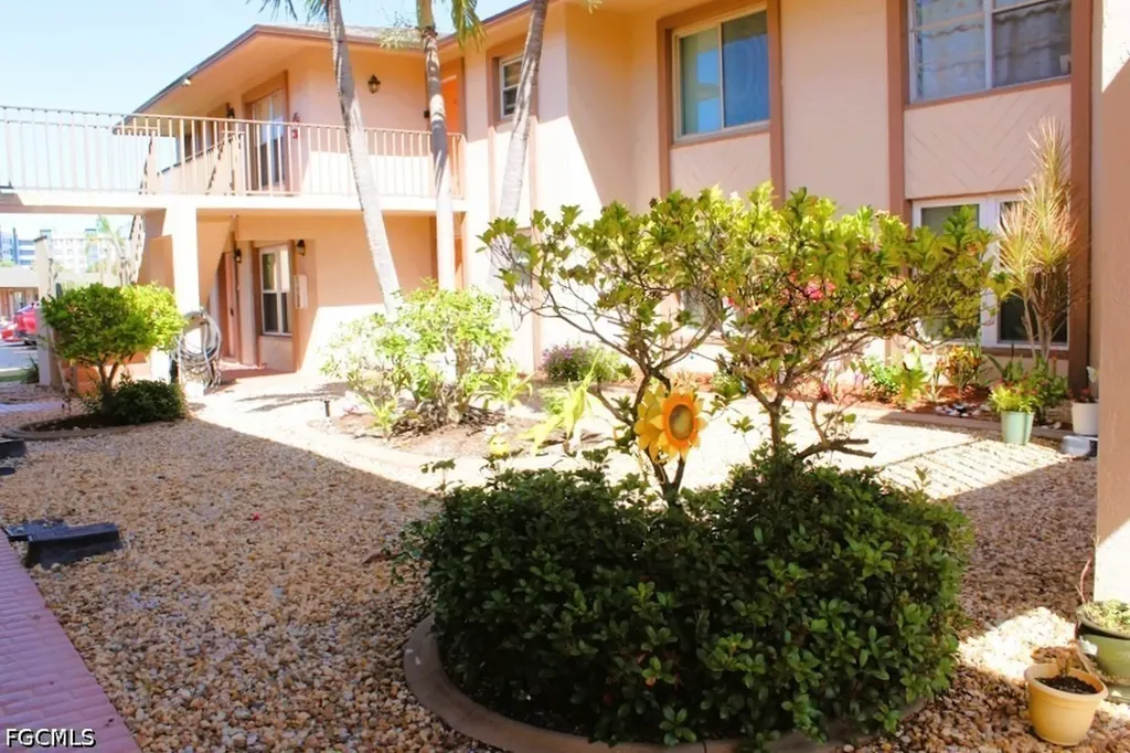 16881 Davis Road Fort Myers FL 33908
