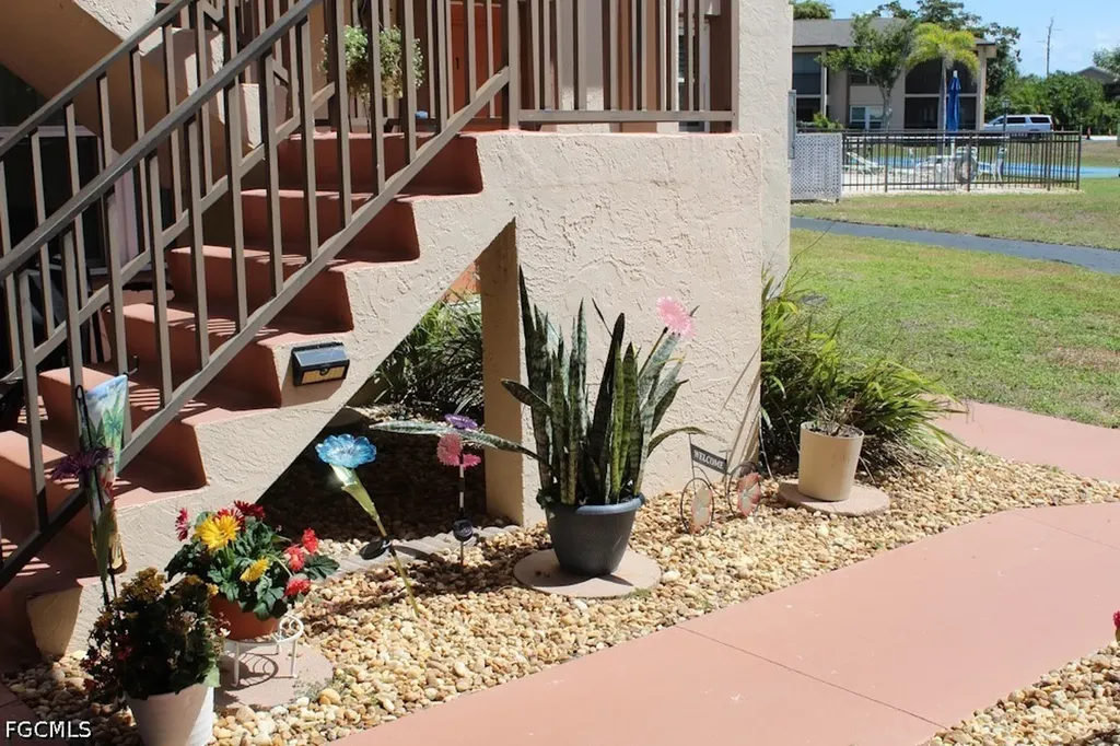 16881 Davis Road Fort Myers FL 33908
