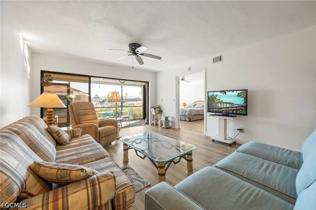 902 SW 48th Terrace Cape Coral FL 33914