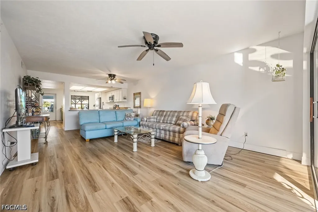 902 SW 48th Terrace Cape Coral FL 33914