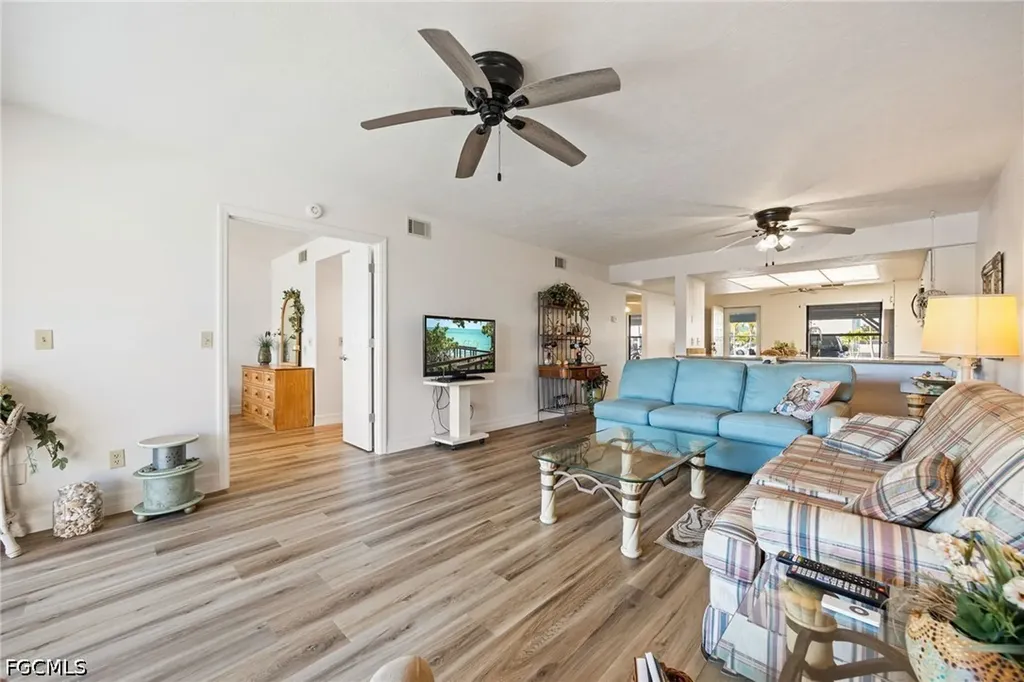 902 SW 48th Terrace Cape Coral FL 33914