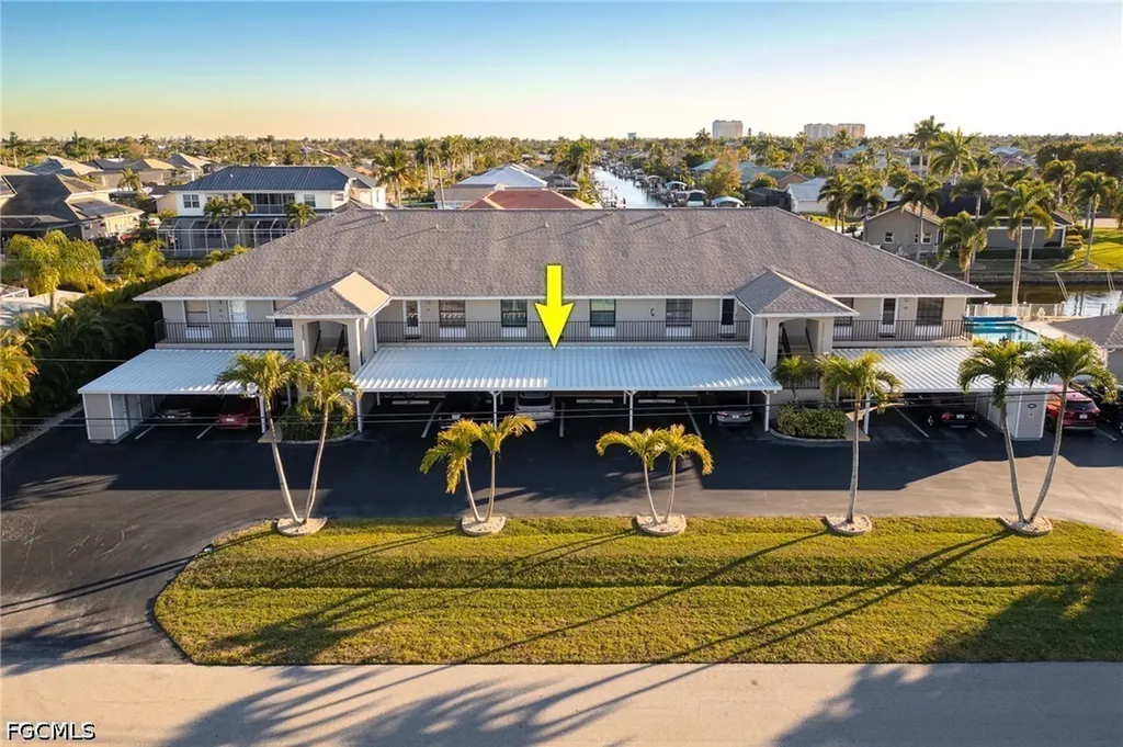 902 SW 48th Terrace Cape Coral FL 33914