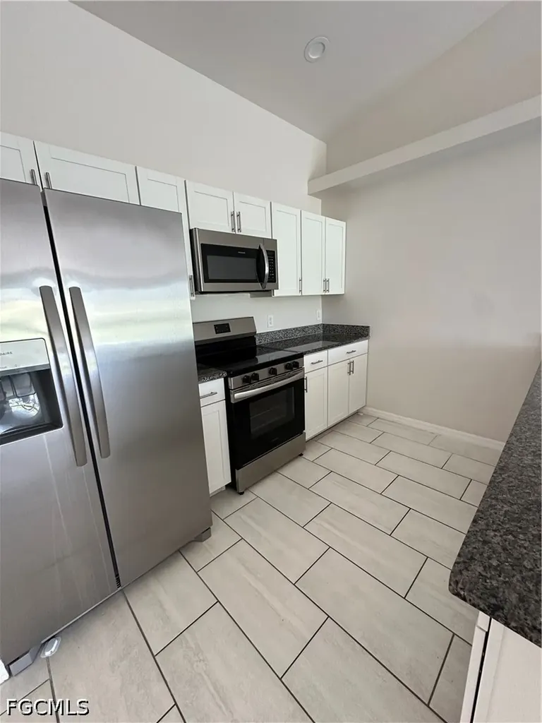 606 SE 8th Street Cape Coral FL 33990