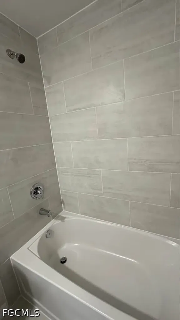 606 SE 8th Street Cape Coral FL 33990