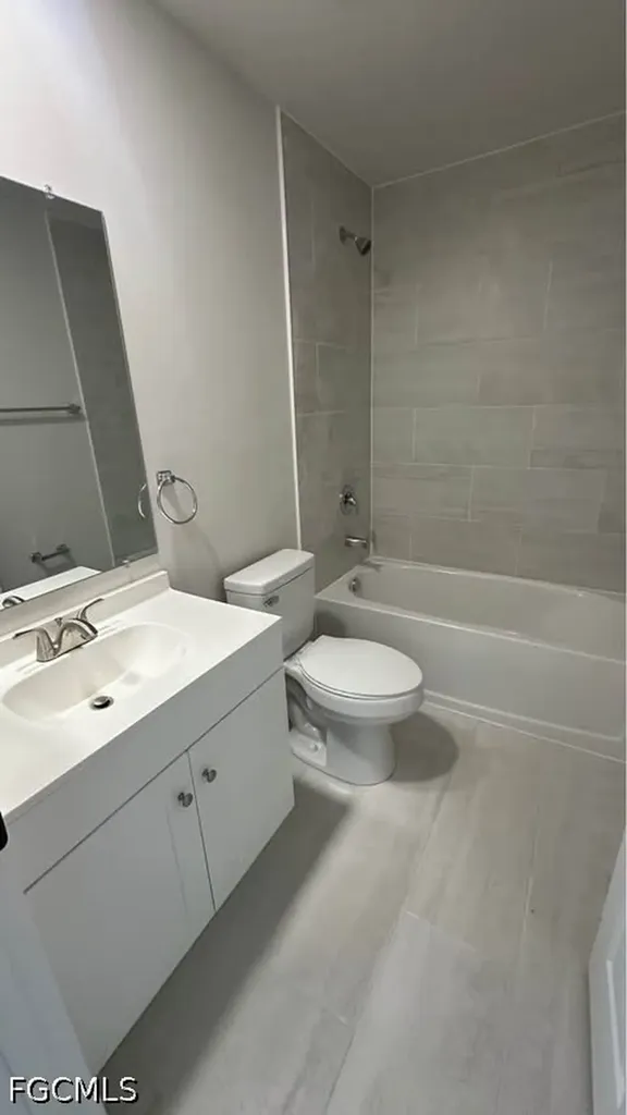 606 SE 8th Street Cape Coral FL 33990