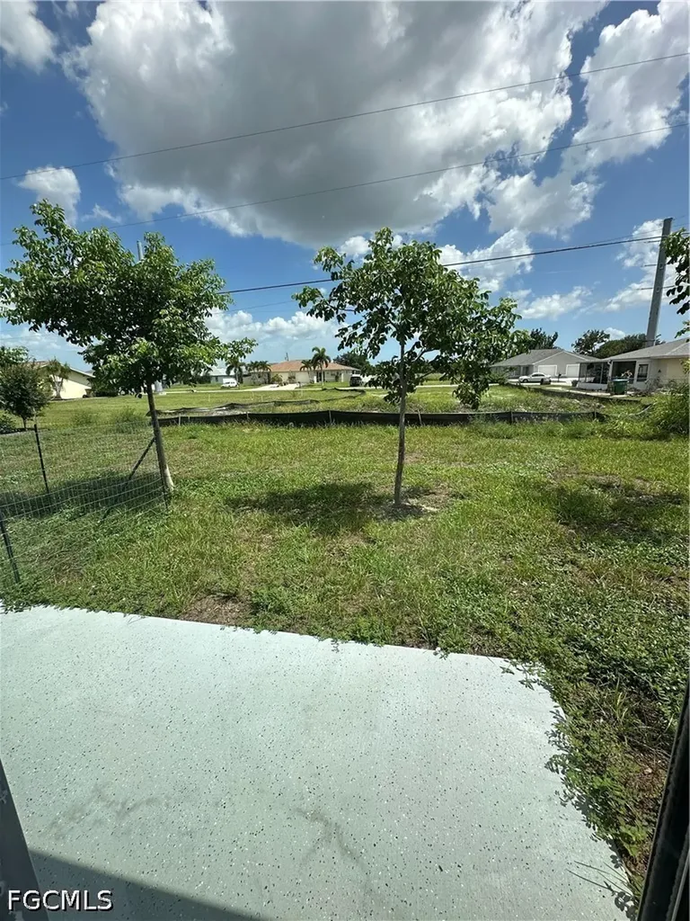 606 SE 8th Street Cape Coral FL 33990