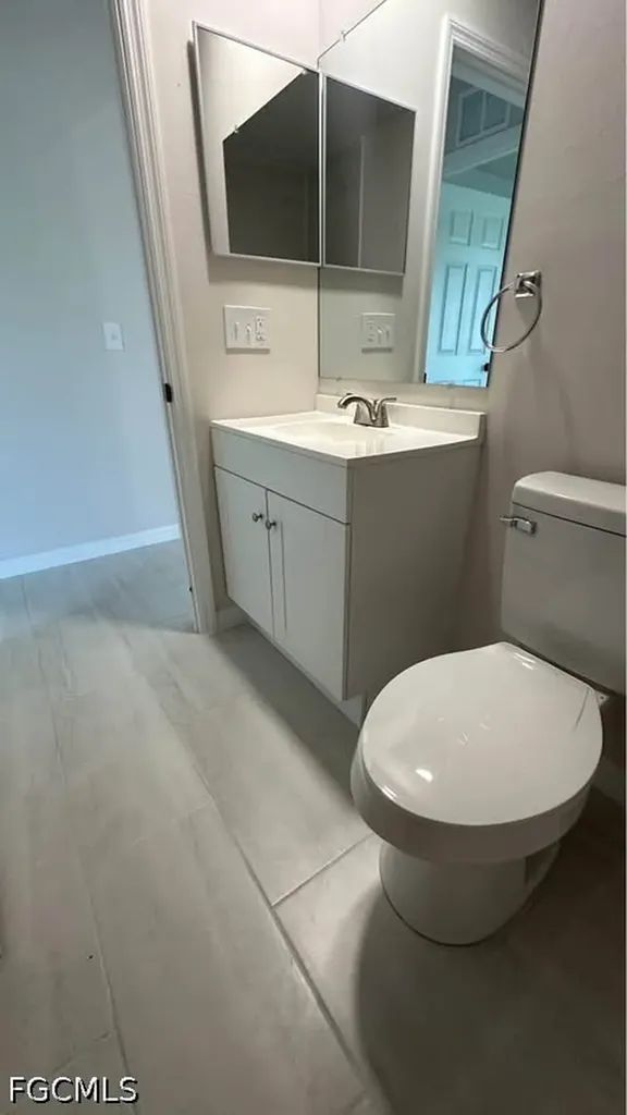 606 SE 8th Street Cape Coral FL 33990