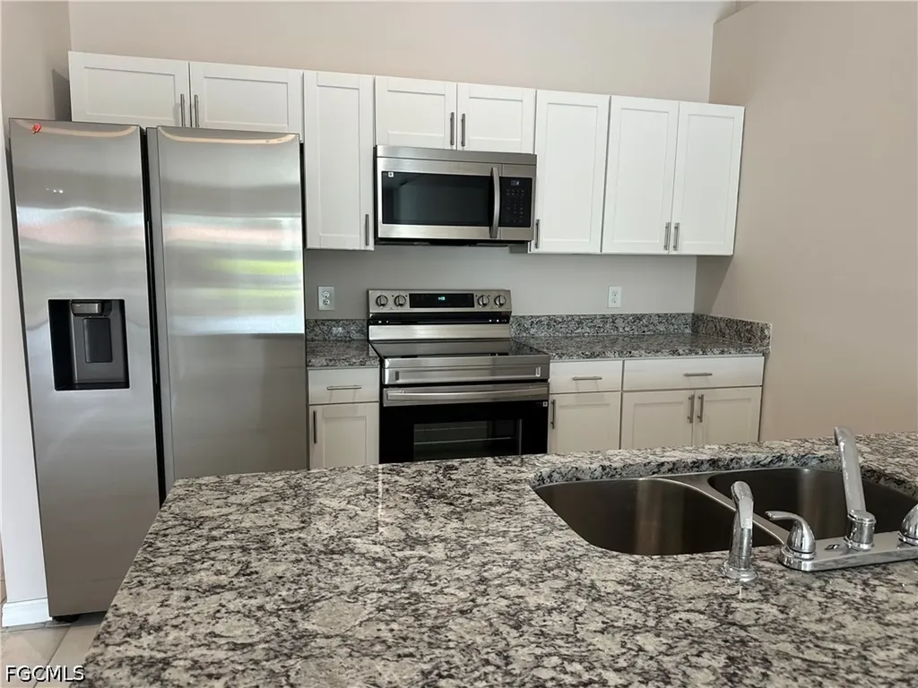 606 SE 8th Street Cape Coral FL 33990