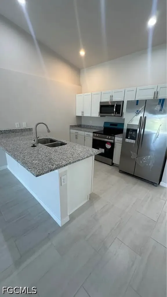 606 SE 8th Street Cape Coral FL 33990