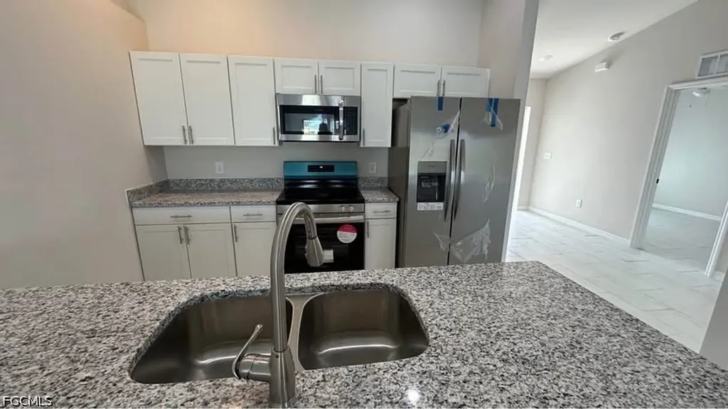 606 SE 8th Street Cape Coral FL 33990
