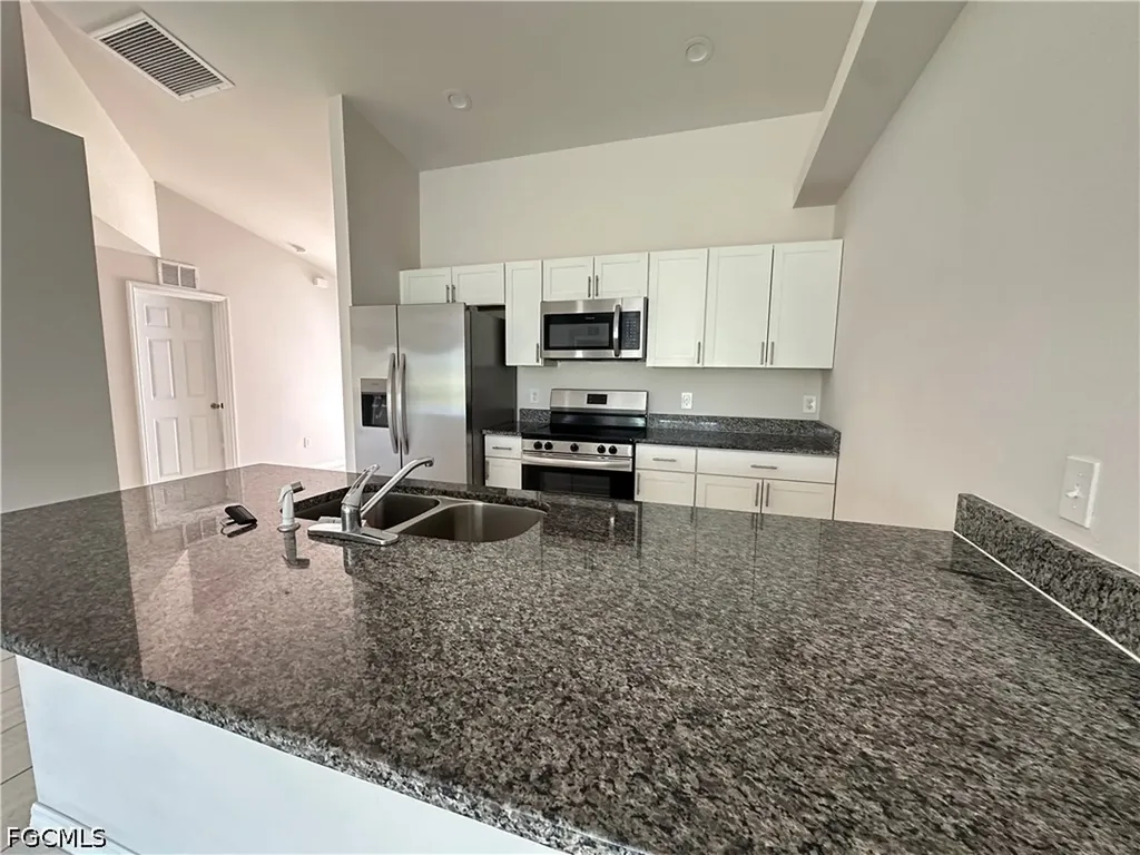 606 SE 8th Street Cape Coral FL 33990