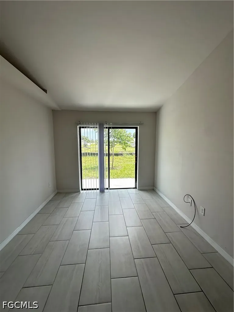 606 SE 8th Street Cape Coral FL 33990