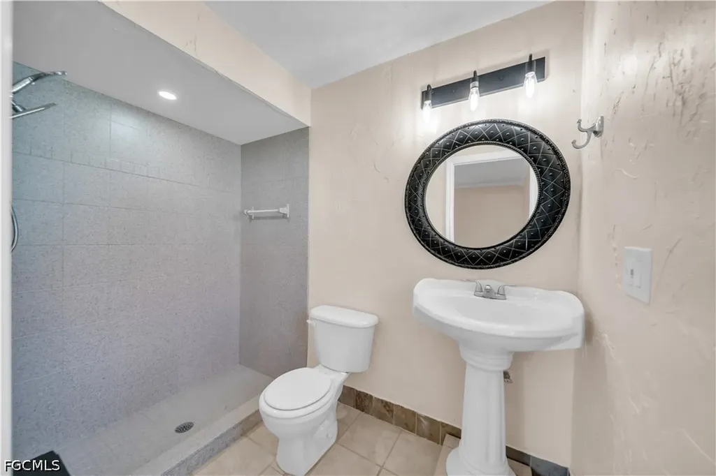 227 SE 2nd Terrace Cape Coral FL 33990