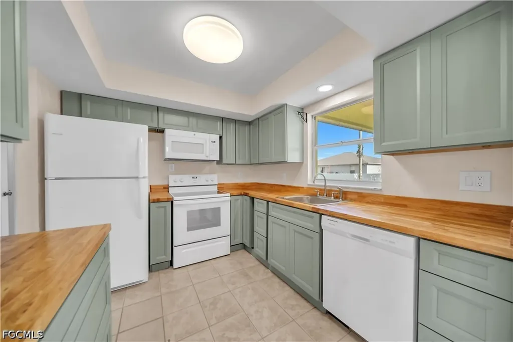 227 SE 2nd Terrace Cape Coral FL 33990