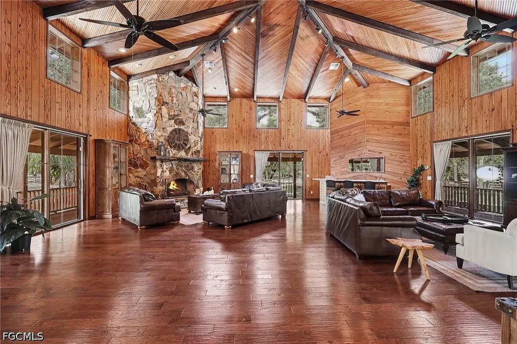 2291 Secretariat Drive Labelle FL 33935