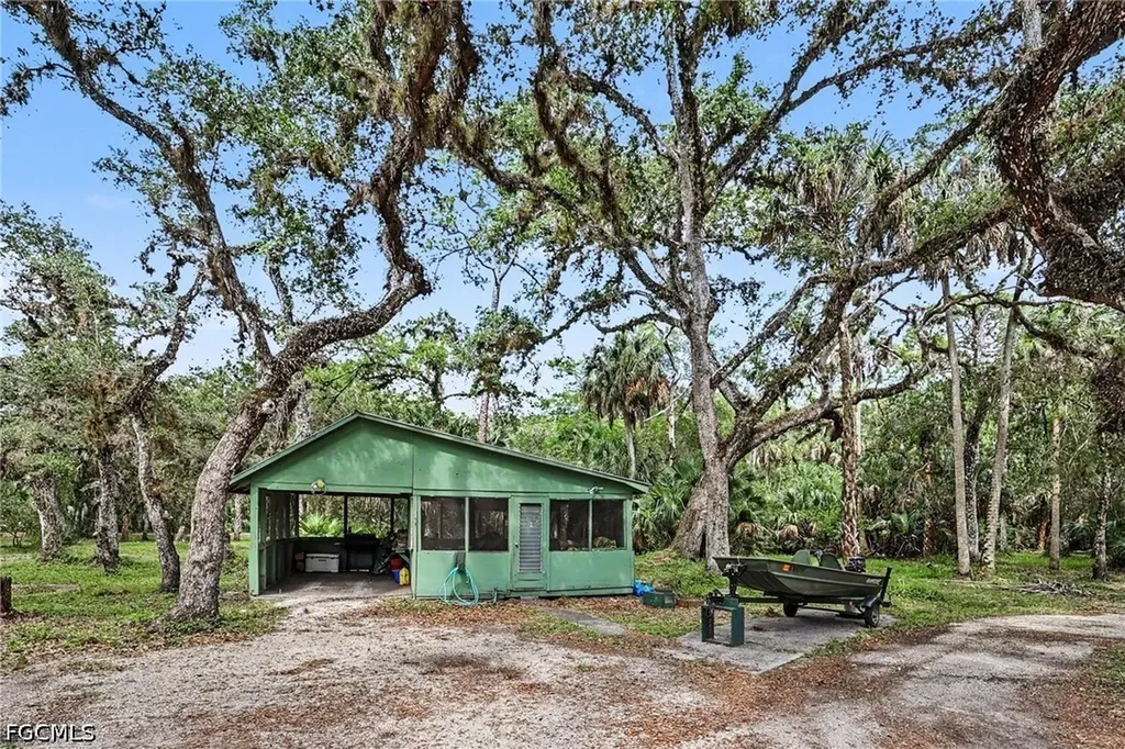 2291 Secretariat Drive Labelle FL 33935