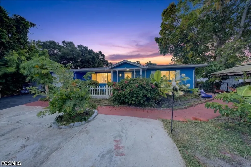 208 Redcliff Avenue Lehigh Acres FL 33936