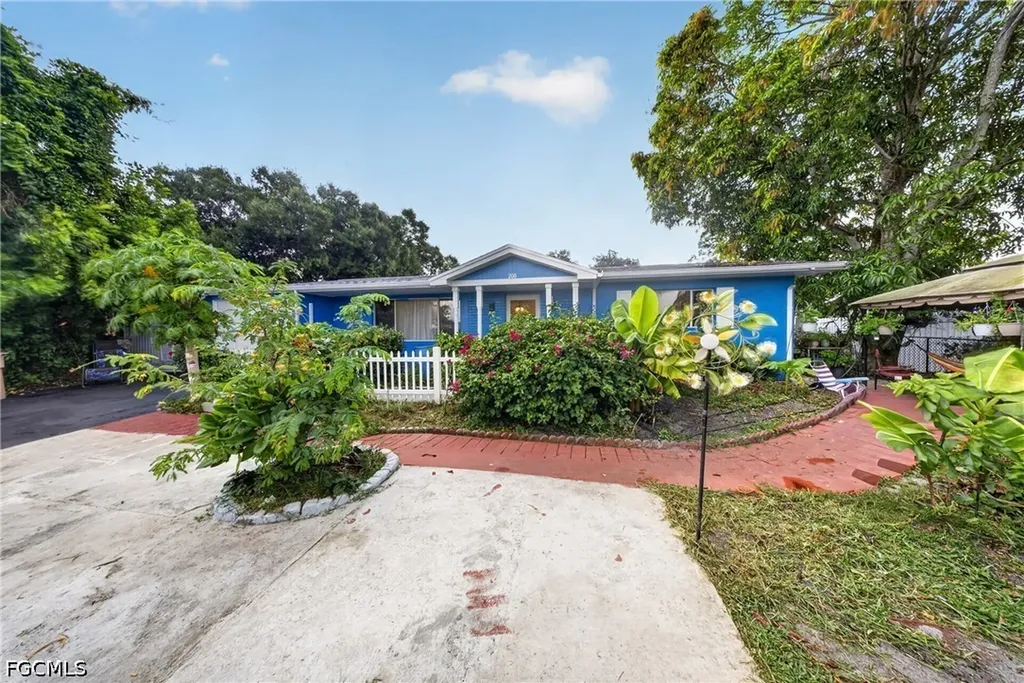 208 Redcliff Avenue Lehigh Acres FL 33936