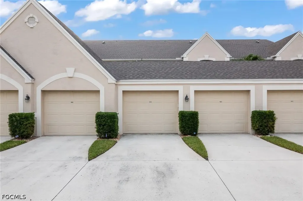 Fort Myers FL, 16320 Kelly Cove Drive, Unit 267