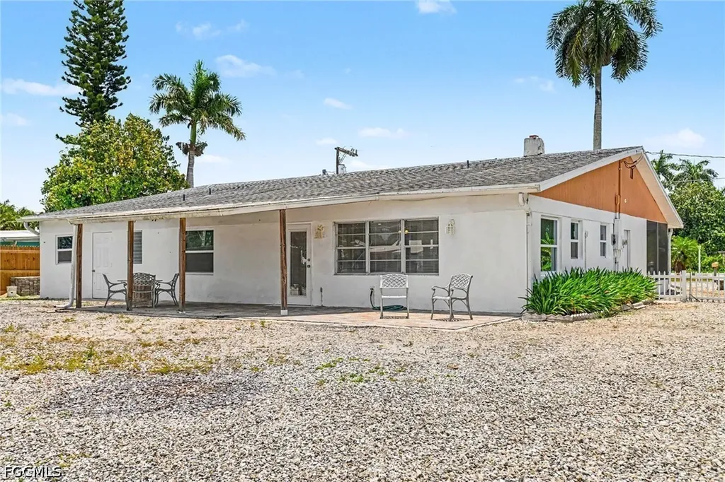 20 Estate Drive North Fort Myers FL 33917