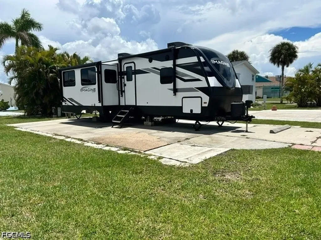 19681 Summerlin Road 323 Fort Myers FL 33908
