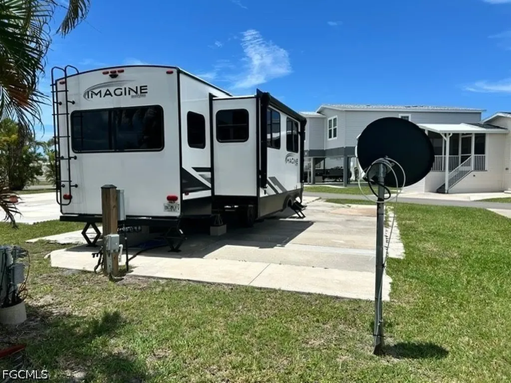 19681 Summerlin Road 323 Fort Myers FL 33908