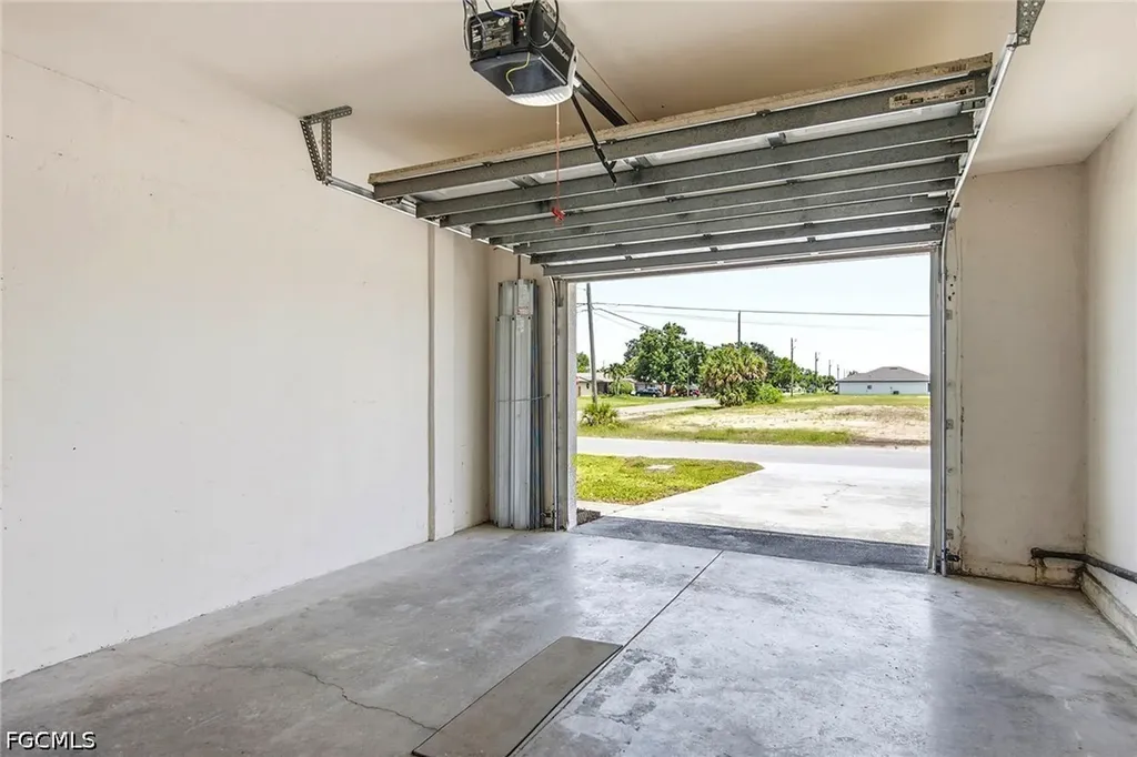 1302-1304 NE 16th Terrace Cape Coral FL 33909