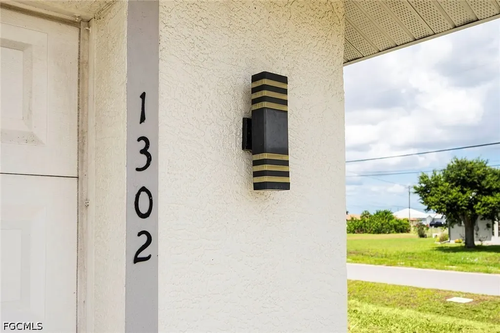 1302-1304 NE 16th Terrace Cape Coral FL 33909
