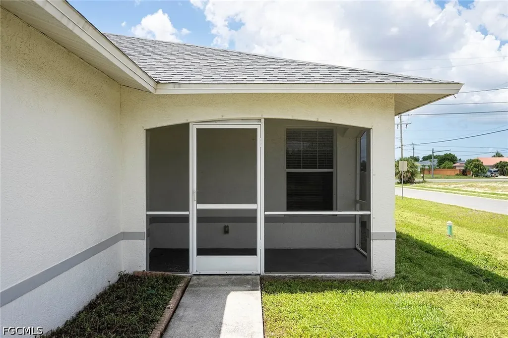 1302-1304 NE 16th Terrace Cape Coral FL 33909