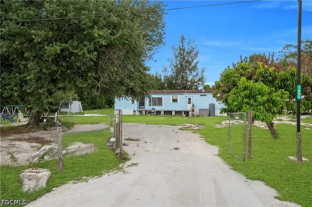 7993 Ebson Drive North Fort Myers FL 33917
