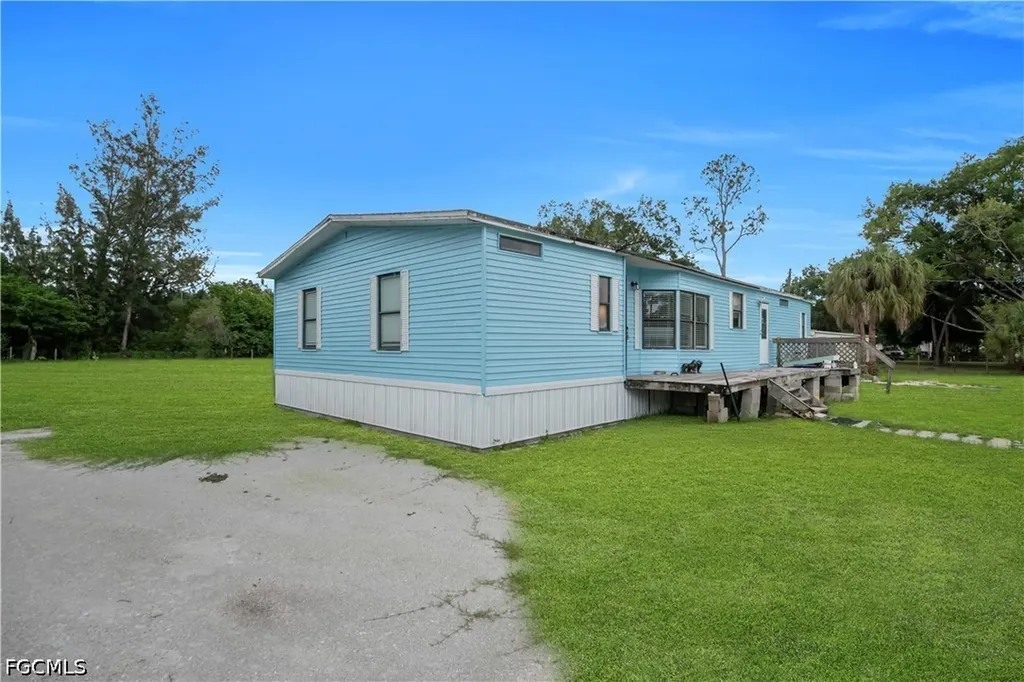 7993 Ebson Drive North Fort Myers FL 33917