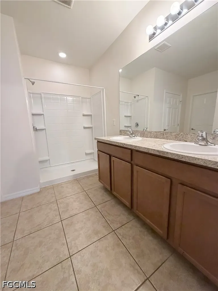 1633 SW 12th Terrace Cape Coral FL 33991
