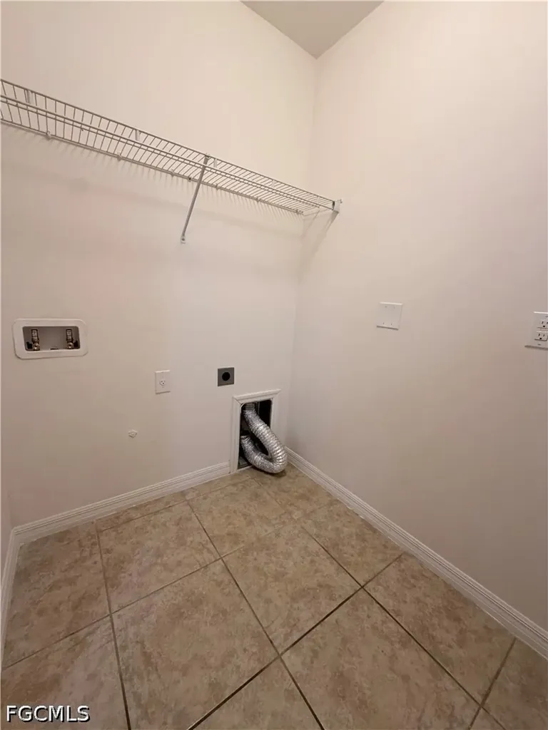 1633 SW 12th Terrace Cape Coral FL 33991