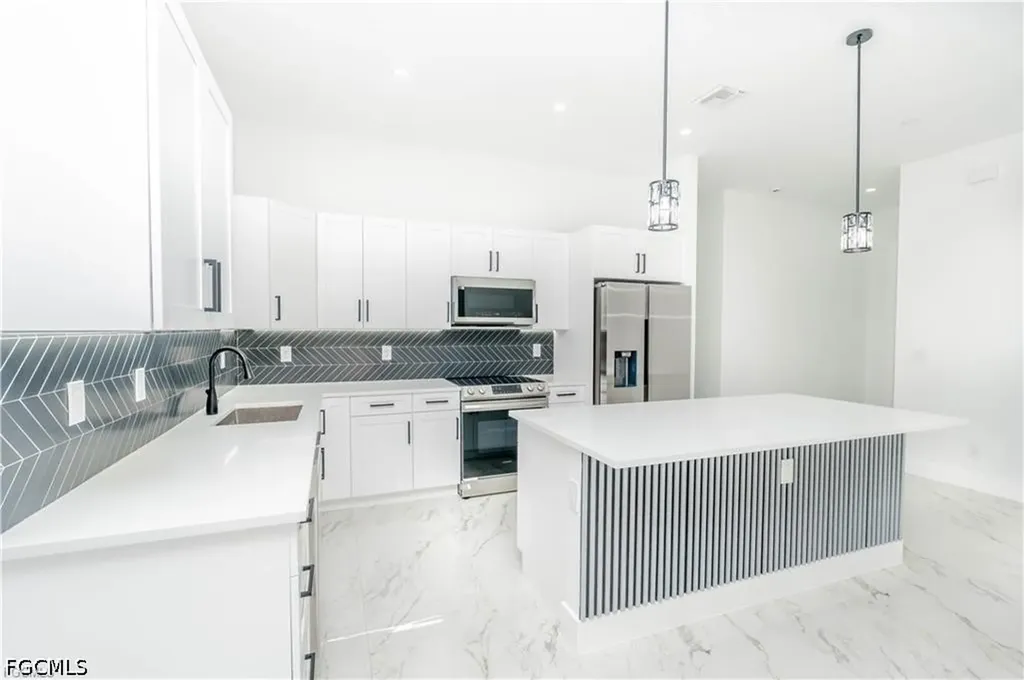 1142 Eclipse Street E Lehigh Acres FL 33974