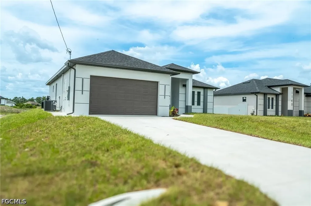 1142 Eclipse Street E Lehigh Acres FL 33974