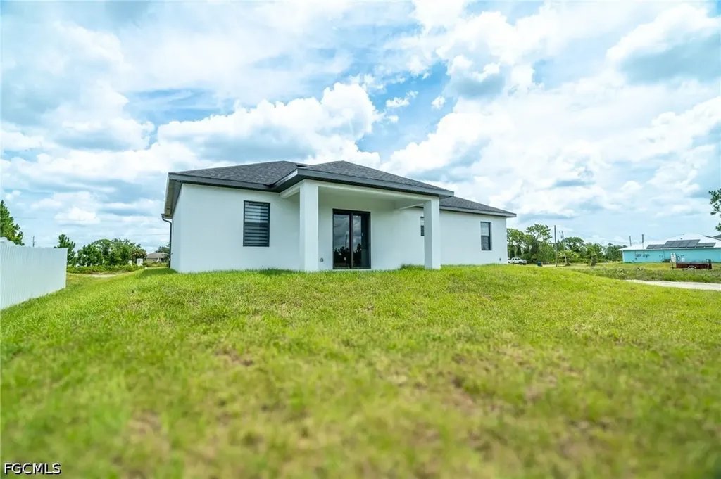 1142 Eclipse Street E Lehigh Acres FL 33974