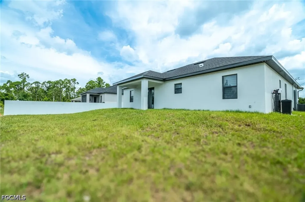 1142 Eclipse Street E Lehigh Acres FL 33974