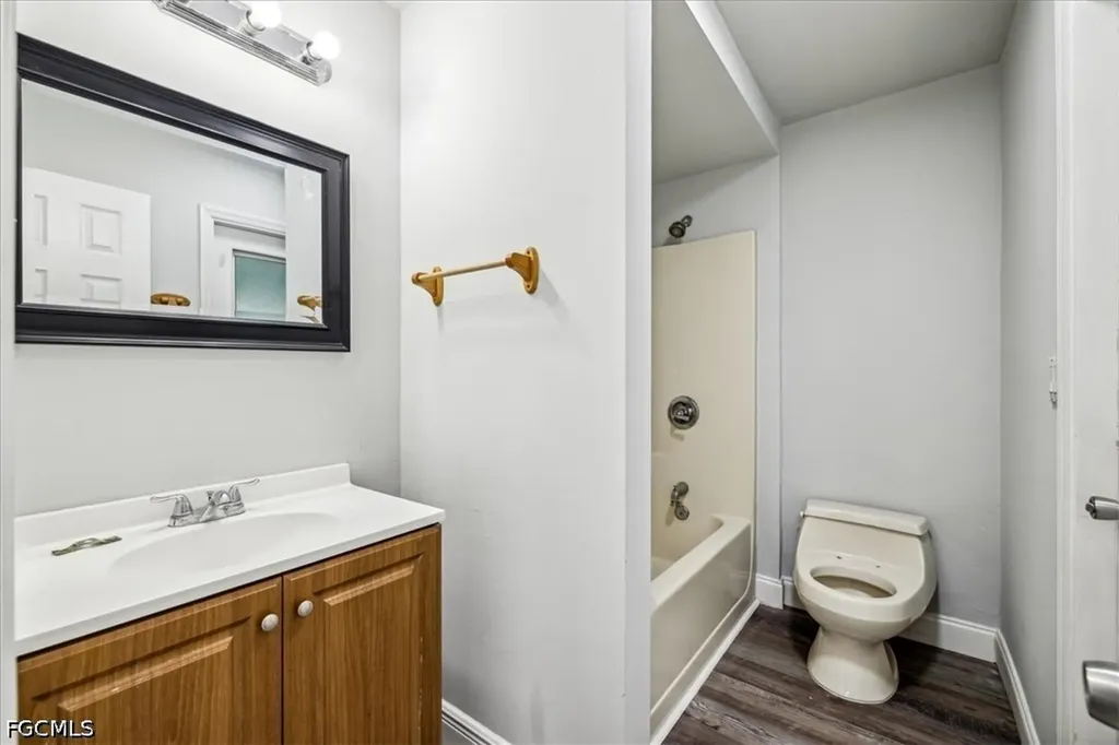 2701 SW 8th Court Cape Coral FL 33914