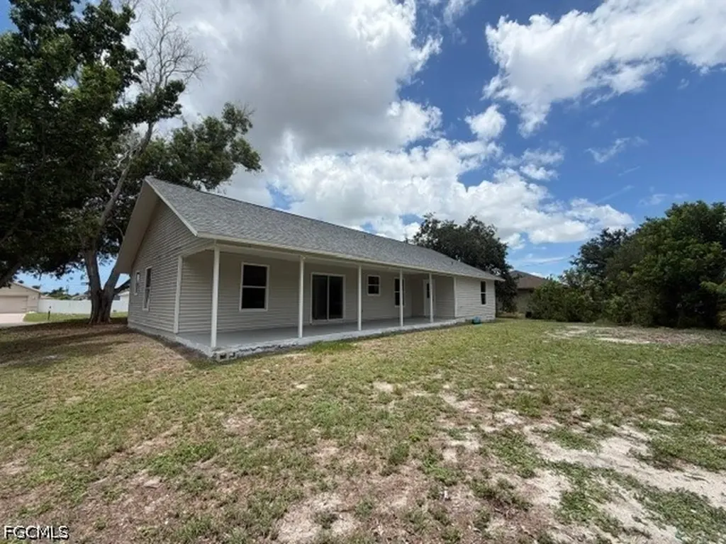 2701 SW 8th Court Cape Coral FL 33914