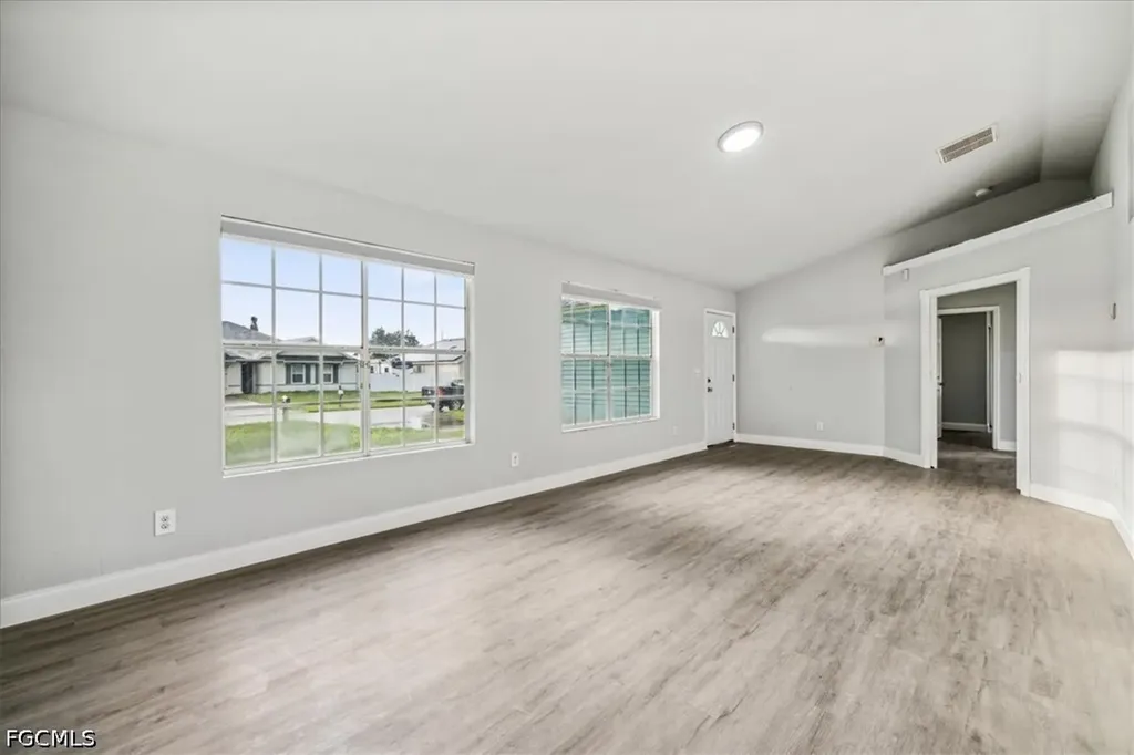 2701 SW 8th Court Cape Coral FL 33914