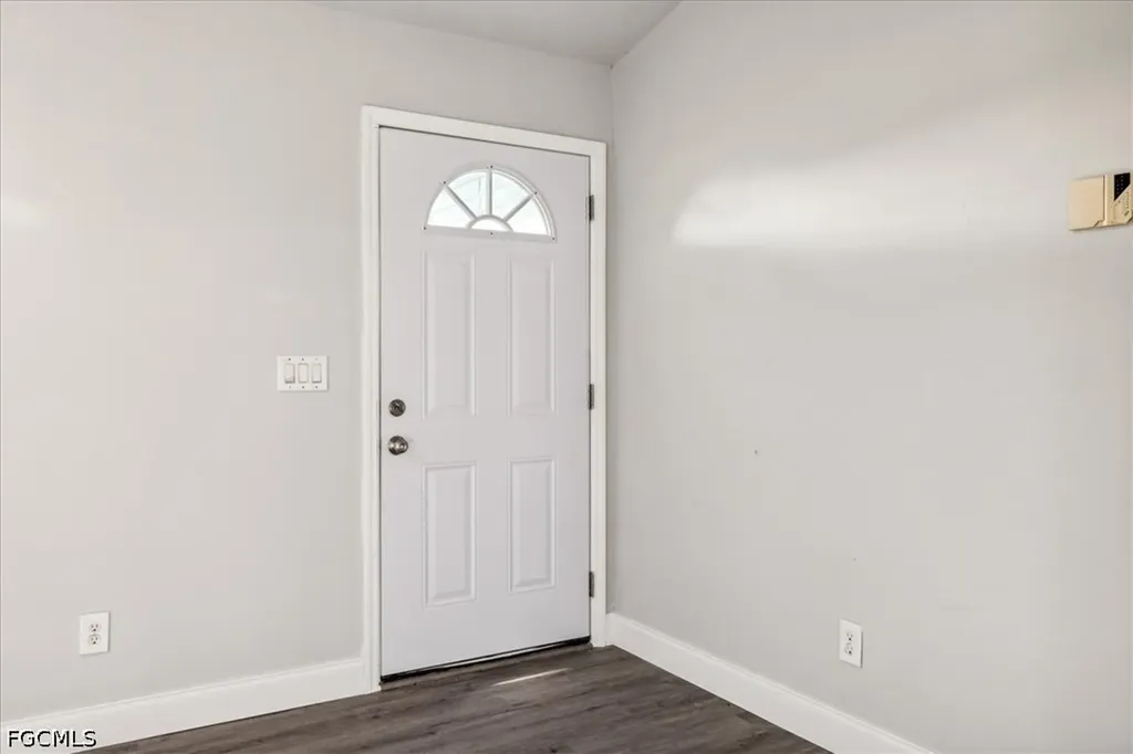2701 SW 8th Court Cape Coral FL 33914