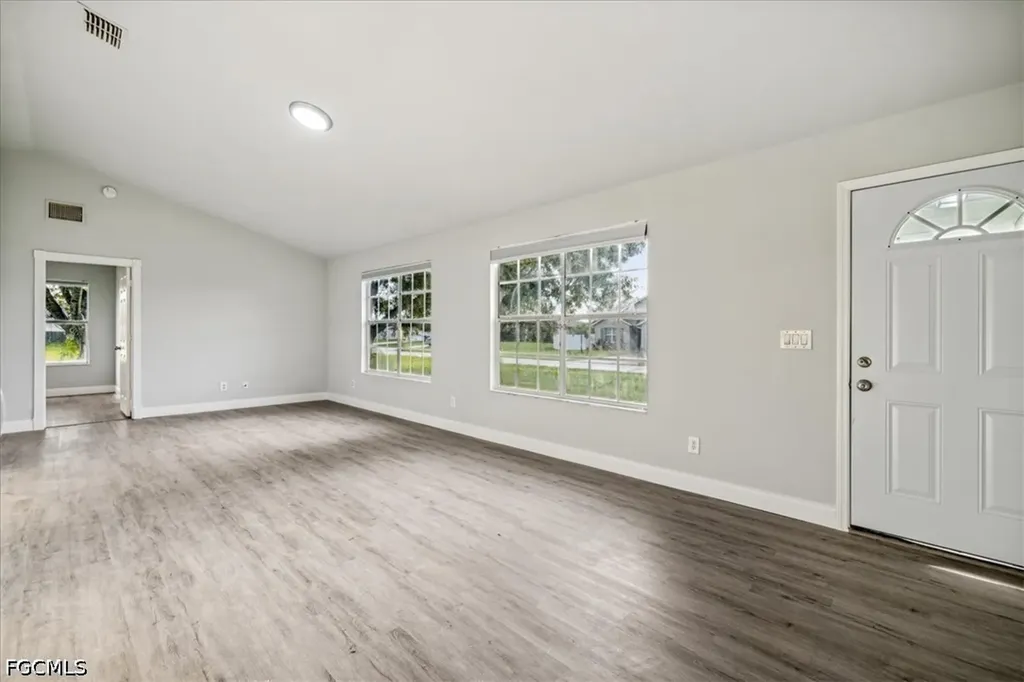 2701 SW 8th Court Cape Coral FL 33914